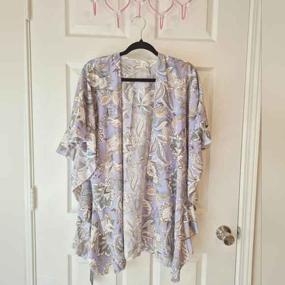 Justin & Taylor Other - Paisley Ruffle Kimono- Light Purple